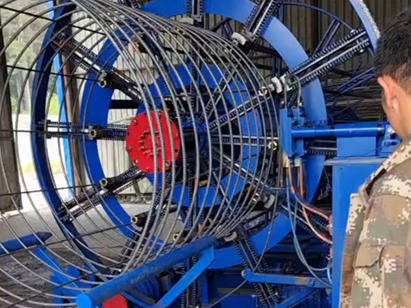 鋼筋籠滾焊機